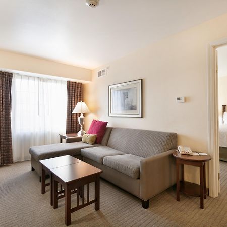 สเตย์บริดจสวีท แอครอน-สโตว์-คายาฮอกาฟอลล์ Hotel Stow ภายนอก รูปภาพ