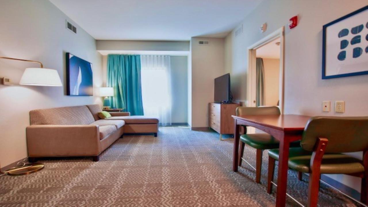 สเตย์บริดจสวีท แอครอน-สโตว์-คายาฮอกาฟอลล์ Hotel Stow ภายนอก รูปภาพ